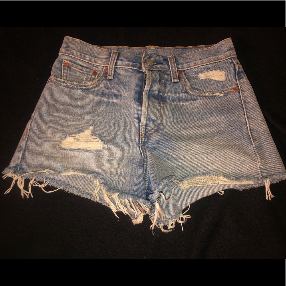 Levi’s Frayed denim wedgie shorts